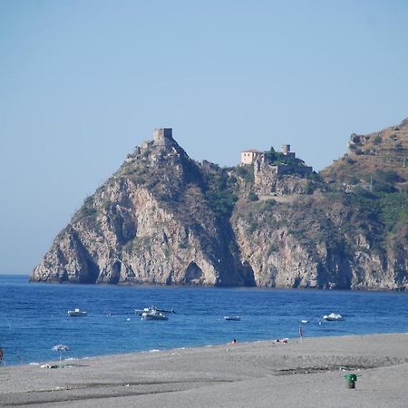 سانتا تيريزا دي ريفا Quattro Torri B&B المظهر الخارجي الصورة