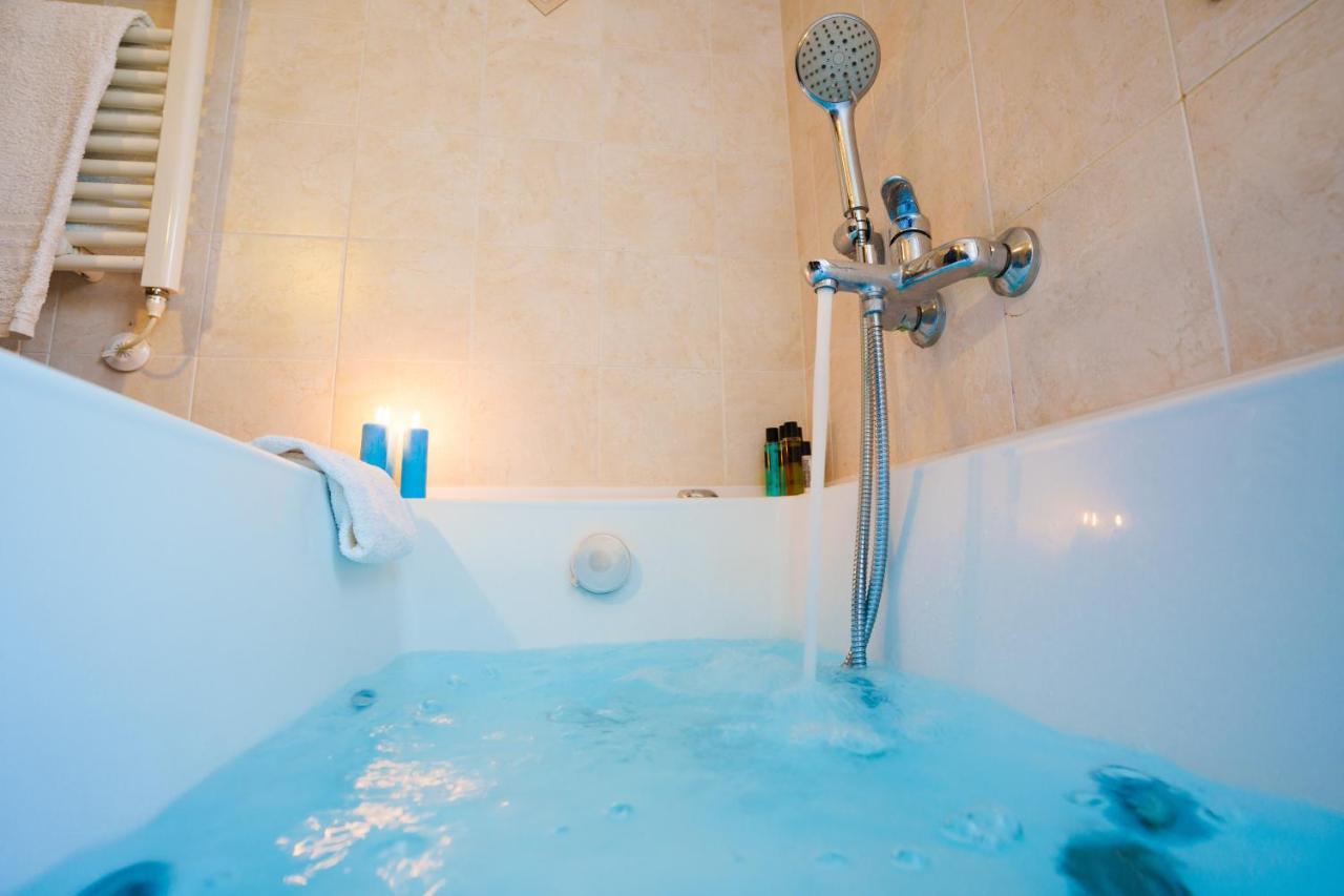 سانتا تيريزا دي ريفا Quattro Torri B&B المظهر الخارجي الصورة