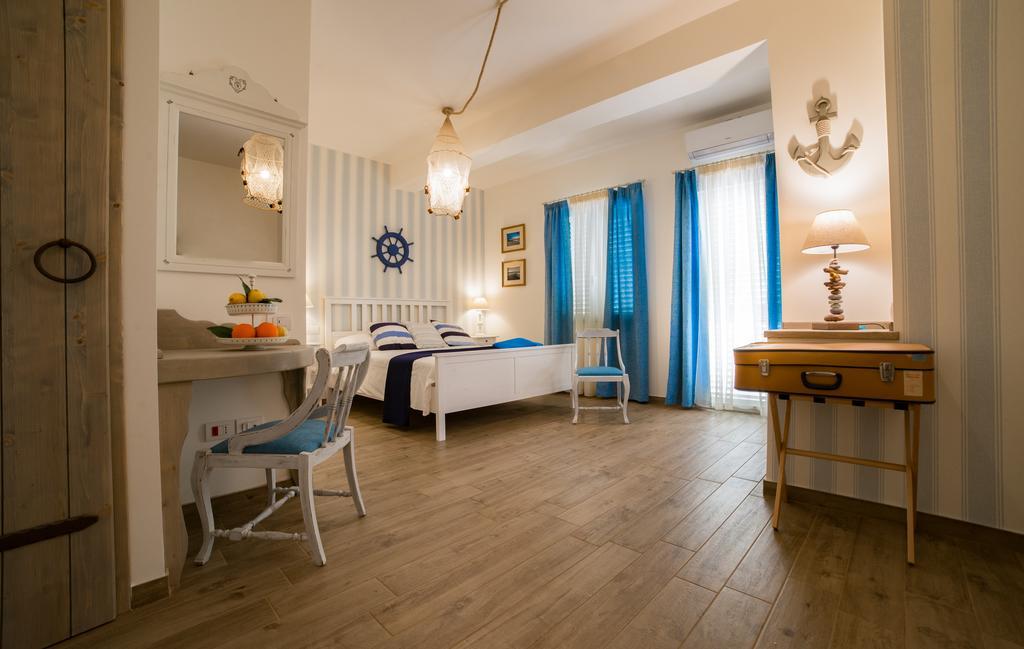 سانتا تيريزا دي ريفا Quattro Torri B&B المظهر الخارجي الصورة
